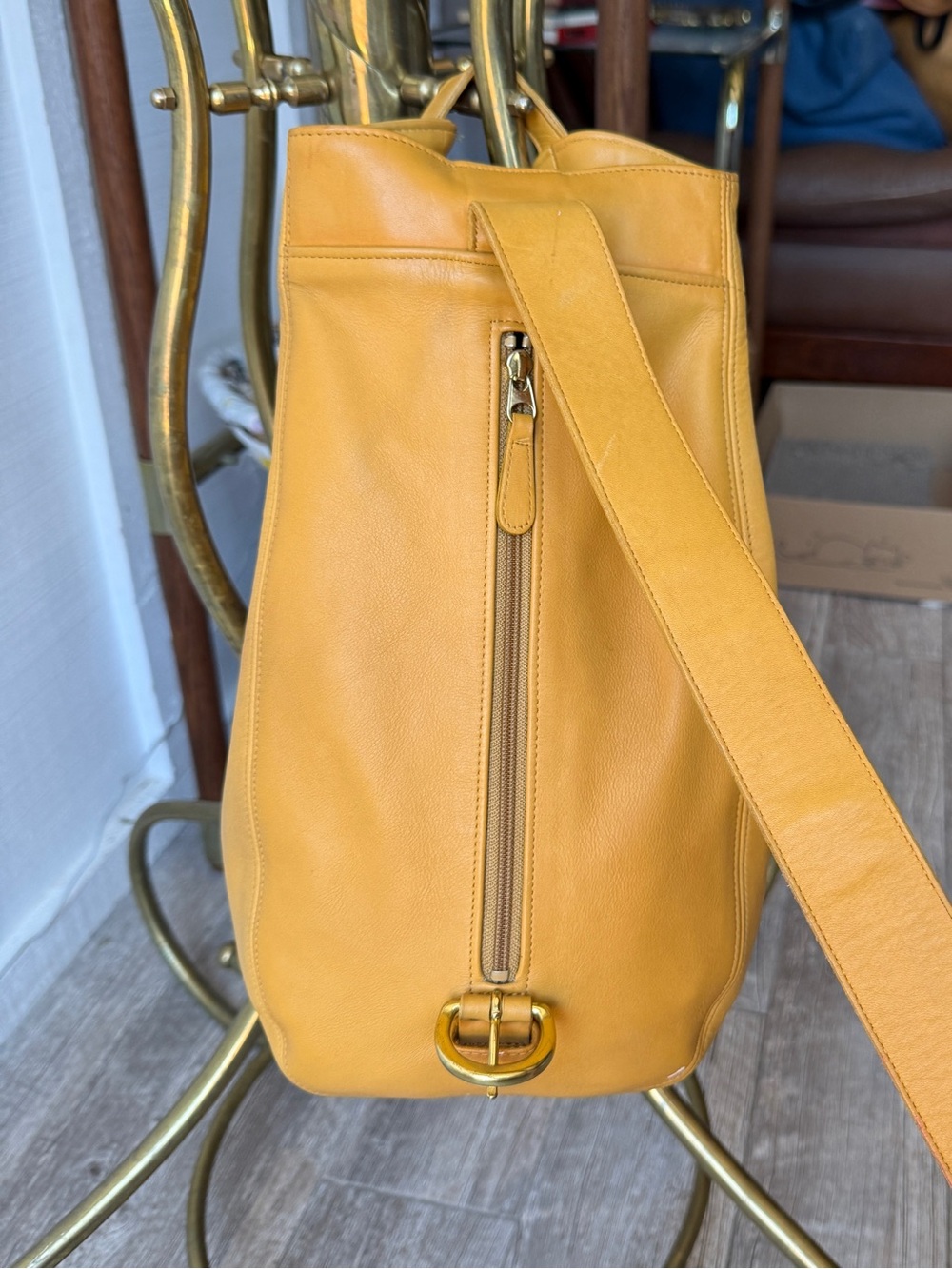 VTG Coach SOHO Sling | No. 4160 | Buttery Chamois | 1997 | Gently Loved - Picture 4 of 15